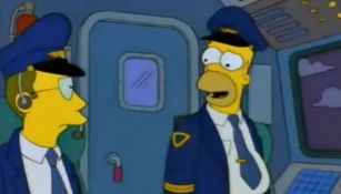 Homero como piloto en un capitulo de The Simpson