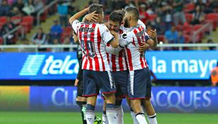 Chivas festeja gol vs Tuzos en Guadalajara 