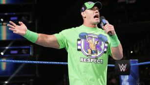John Cena se presenta en SmackDown Live