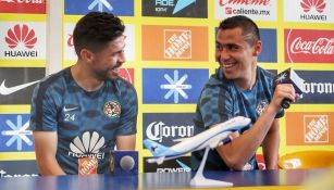 Oribe y Aguilar se ríen en conferencia de prensa