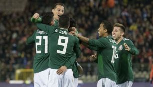 Seleccionados nacionales festeja un gol en el juego amistoso contra Bélgica