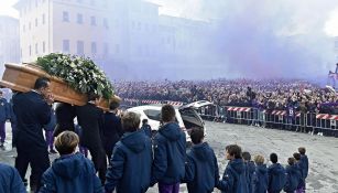 Miles de aficionados acudieron al funeral de Astori