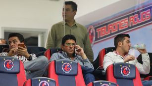 Fiderl Kuri observa un partido del Veracruz 