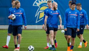 Jugadores de Islandia se entrenan en EU
