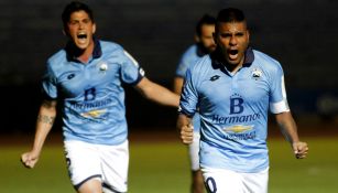 Hachita Ludueña festeja gol con Tampico Madero