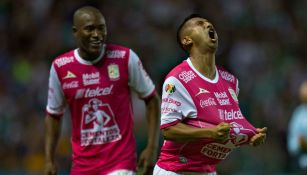 Elías Hernández en festejo de gol frente a Tigres en el A2017