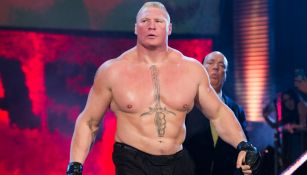 Brock Lesnar hace su entrada en la WWE