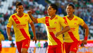 Ruidíaz celebra un gol con Monarcas
