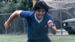 Maradona, en un juego con Argentina
