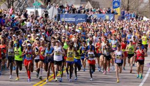 Un grupo de corredores durante el Maratón de Boston 