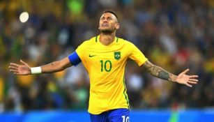 Neymar se conmueve en partido de Brasil