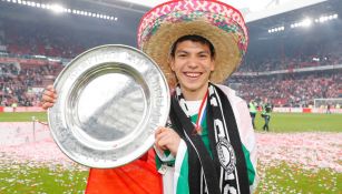 Lozano celebra el título de Eredivisie con PSV