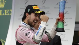 Sergio Pérez festeja su tercer lugar en Azerbaiyán 