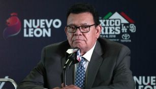 Fernando Valenzuela habla en conferencia de prensa
