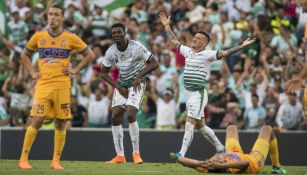 Taveres festeja su gol contra Tigres