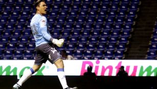 Moi Muñoz festeja un gol en su paso por Puebla