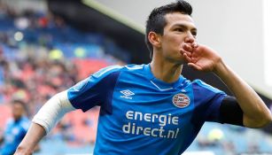 Lozano festeja un gol en su primera temporada con el PSV