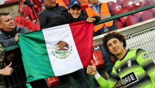 Ochoa convive con aficionados mexicanos 