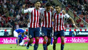 Chivas festeja gol contra Cruz Azul en el C2018