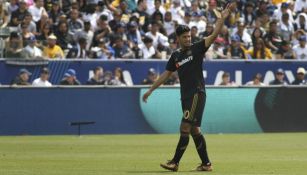 Carlos Vela celebra gol con Los Ángeles
