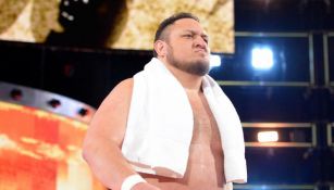 Samoa Joe previo a una lucha contra Roman Reigns