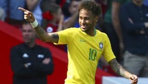 Neymar celebra gol contra Croacia
