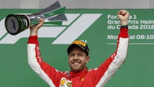 Sebastian Vettel feteja tras ganar el GP de Canadá
