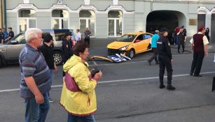 El taxi en una de las banquetas de Moscú