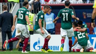 Herrera, Moreno, Vela, Lozano y Gallardo celebran col contra Alemania 