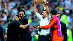 Osorio festeja triunfo frente a Alemania