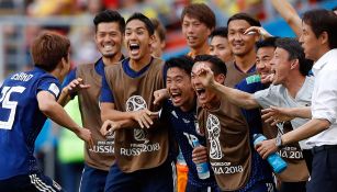 Jugadores de Japón celebran gol de la victoria