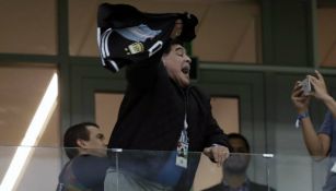 Maradona lanzó gritos y manotazos en el juego de la Albiceleste