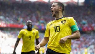 Hazard celebra uno de sus dos goles frente a Túnez