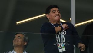 Maradona observa el juego de Argentina vs Islandia en Rusia 2018