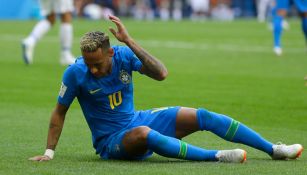 Neymar reclama una falta al árbitro en el Mundial 
