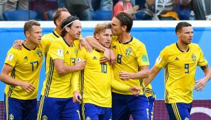 Jugadores suecos celebran el tanto de Forsberg en el Mundial 