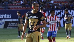 Carlos González, durante el juego entre Pumas y San Luis