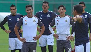 Jugadores de Chivas en un entrenamiento