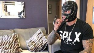 Rey Mysterio se muestra pensativo tras su regreso a WWE
