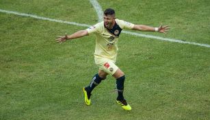 Guido Rodríguez festeja un gol con el América
