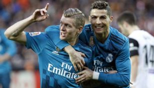 Toni Kroos y Cristiano Ronaldo festejando con el Real Madrid 
