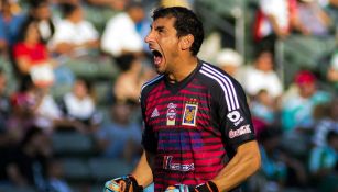 Nahuel Guzmán lanza un grito en un juego de Tigres