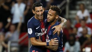 Neymar celebra con Di Maria un gol del PSG