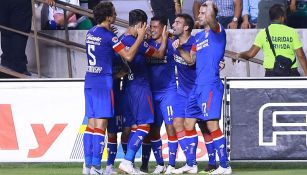 Cruz Azul festeja gol de Elías Hernández