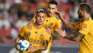 Tigres festeja gol de Edu Vargas contra Necaxa