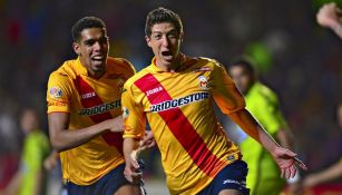 Marco Antonio Palacios festejando un gol con Monarcas