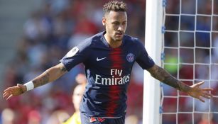 Neymar celebra gol con el PSG