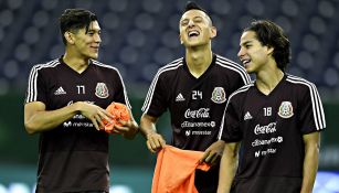 Arteaga, Alvarado y Lainez disfrutan del entrenamiento con el Tri