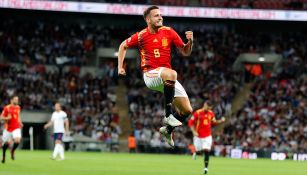 Saúl celebra gol contra Inglaterra