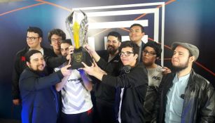 La escuadra de Infinity levanta el trofeo de la LLN